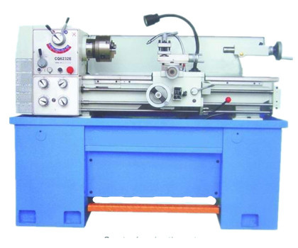 Cq6232e CNC مخرطة معدنية عالية السرعة مضادة للاهتزاز الدقة المعدنية المخرطة 1