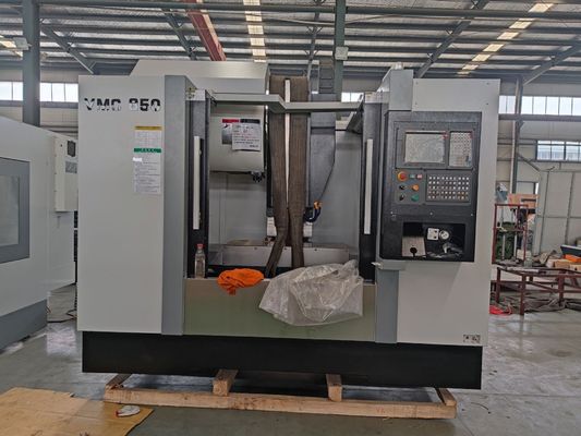 Vmc550L CNC مخرطة معدنية شهادة GS آلة الطحن العمودي باستخدام الحاسب الآلي