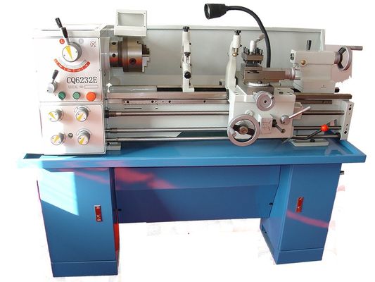 Cq6232e CNC مخرطة معدنية عالية السرعة مضادة للاهتزاز الدقة المعدنية المخرطة