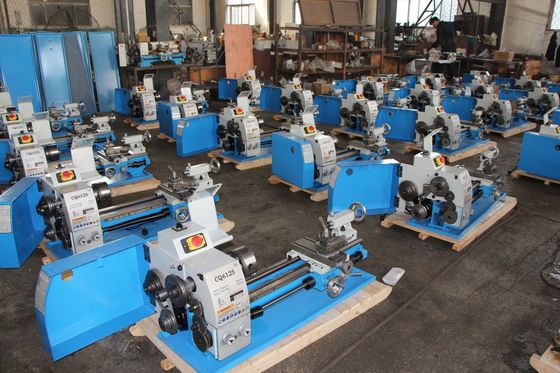 C6241 CNC مخرطة معدنية 230V مزدوجة الجدار هيكل معدني مقعد مخرطة